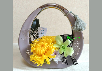 初めてでもお供えのお花も
作れます。